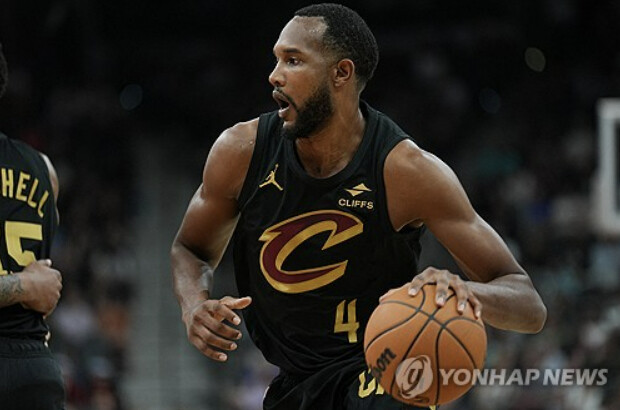 [NBA] 모블리, ‘클리블랜드 최초’ DPOY 영예…돈다발까지 챙겼다
