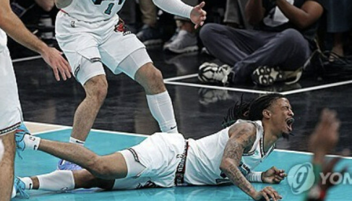 [NBA PO] ‘29점 차 역전패’ 멤피스, 모란트마저 끔찍한 부상으로 이탈